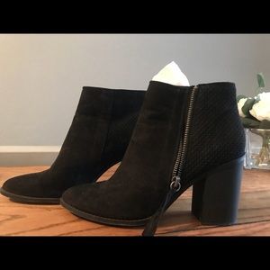Universal Thread Black Booties